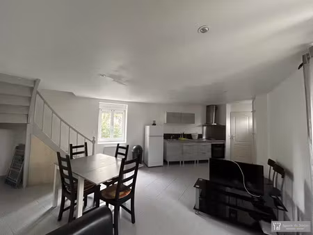 location maison 2 pièces 50m2 pons 17800 - 480 € - surface privée