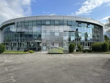 vente bureaux 684 m²