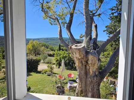 appartement à villecroze (83690)