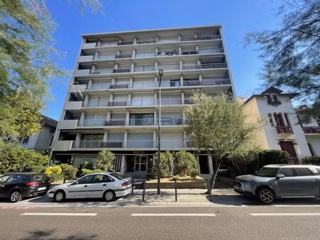 location commerce biarritz 64200 50m²