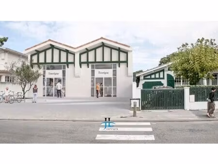 location commerce lege cap ferret 33970 571m²
