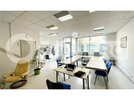 location commerce dax 40100 90m²