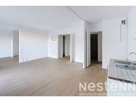 appartement draguignan - t5 de 97.06 m² avec ascenseur et balcon