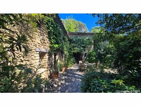 ancien moulin - 246 m² habitables + dépendances - unique