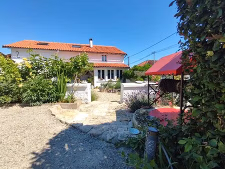 charmante maison  jardin paysager style méditerranéen  4 chambres  2 salles de bains ...