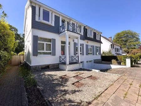 maison à louer avec garage et terrasse   waterloo (vbe27258)