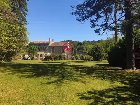 magnifique maison de caractère avec gites et piscine sur 2.1ha