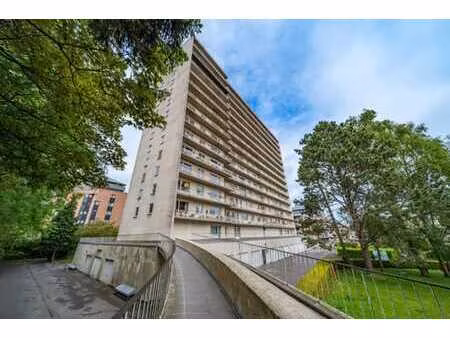 penthouse lumineux 2ch rénové
