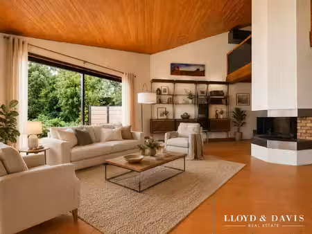 maison familiale atypique avec dpe b  beaux volumes et jardin ar