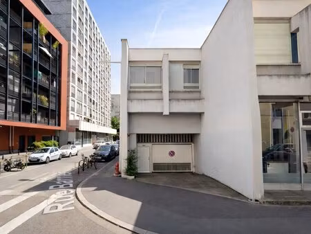 garage fermé à vendre lyon 6e (secteur rue cuvier)