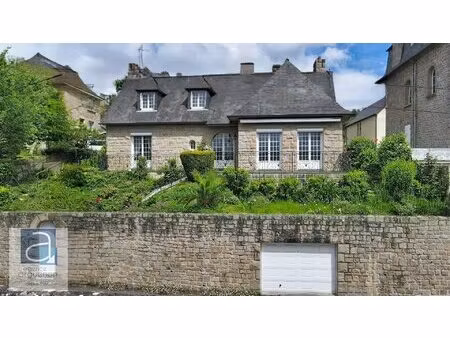 dinan : une adresse privilégiée à dinan pour cette maison de plain-pied  avec jardin...