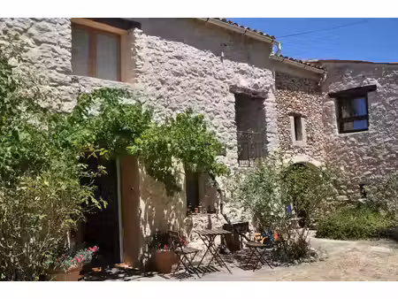 propriete de 500 m2 sur 6 hectares