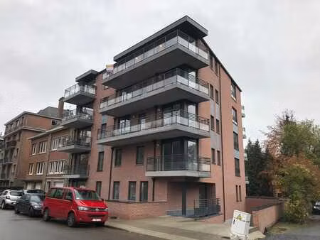 superbe studio récent à louer avec terrasse
