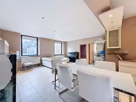 appartement 3 chambres au centre de neufchâteau
