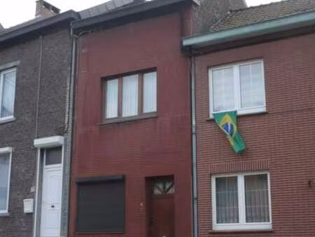 maison à rénover avec jardin et garage