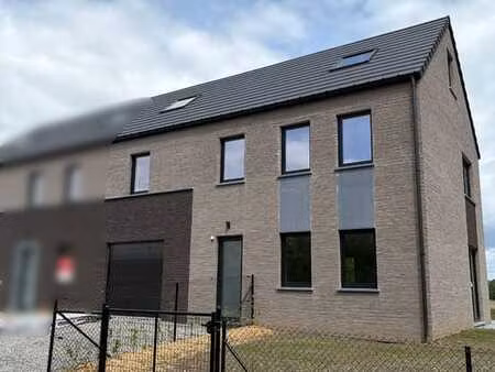 maison moderne avec jardin et vue imprenable à marchin