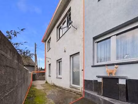 maison 3 chambres avec beau potentiel à rénover