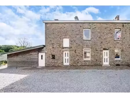 maison pleine de caractère avec grand terrain