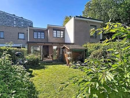 maison familiale spacieuse avec garage  jardin et espace pro