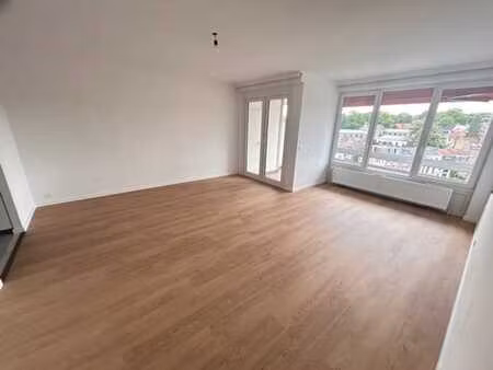 eugène keym : bel appart 1ch + terrasse idéalement situé !