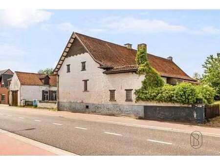 charmante ferme à rénover avec beaucoup de potentiel !