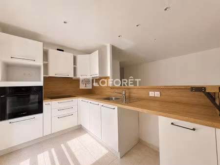 t4 rénové avec balcon  garage et vue dégagée sur parc