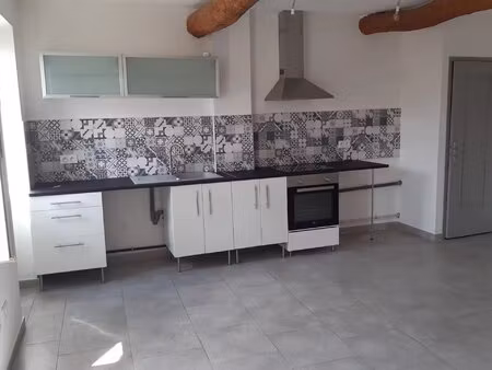 bel appartement t2 rénové à pourrières