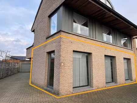 appartement de deux chambres à coucher à hamme
