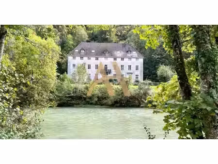 lot de deux appartements avec cachet sur la commune de lods