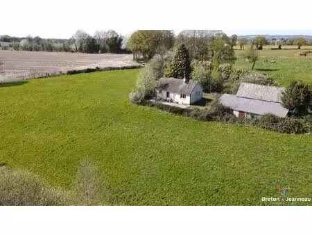 maison de plain-pied sur près d'un hectare secteur bais