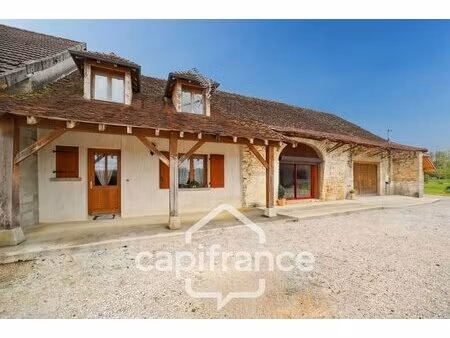 charmante ferme bressane  3 chambres avec grand terrain et dépendances – au calme  proche.