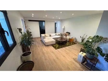 divonne dans petite copropriété de 3 lots  bel appartement de type 3 de 74.55m2 en rdj
