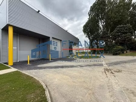 location local d’activités le mesnil amelot 77990 938m²