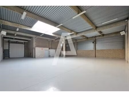 location local d’activités saint thibault des vignes 77400 398m²