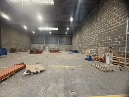 location local d’activités vitry sur seine 94400 896m²