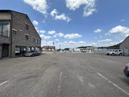 handelspand met woonst  showroom  loods en parking
