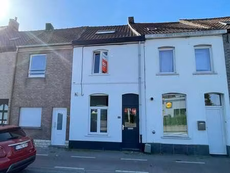 perfect instapklare rijwoning met 3 slaapkamers en tuintje