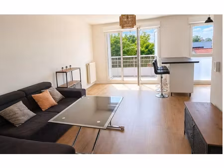 location appartement  49.53 m² t-2 à romainville  1 150 €