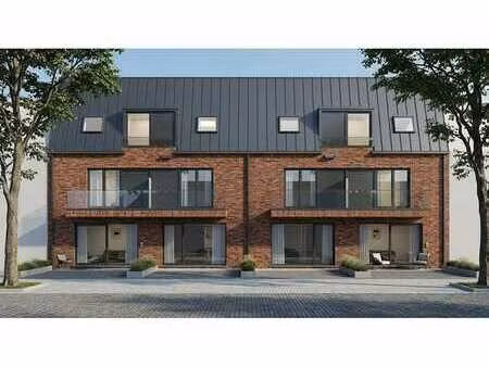 projectgrond met villa  bouwgrond en ontwikkelingspotentieel