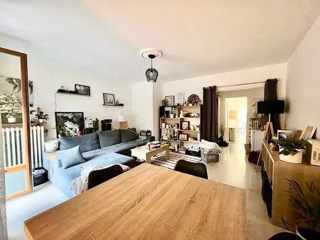 beziers secteur universite-mediatheque – appartement t3 traversant