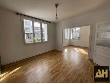 brest prox. hopital des armees siam - appartement t4 de 83 m² - entierement renove - petit