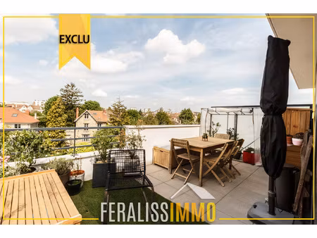 appartement f2 avec grande terrasse  dans un petit immeuble