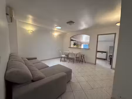 exclusivité le val - appartement de type 2 avec box.