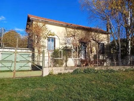 maison avec vue sur l'yonne