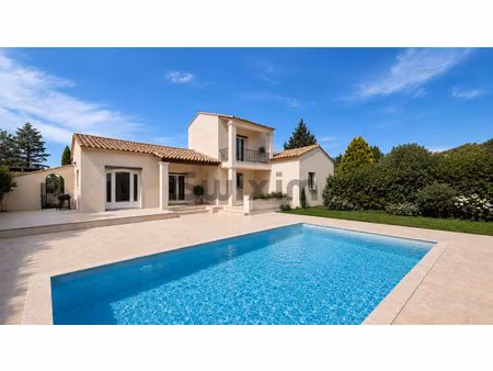 villa avec dépendance