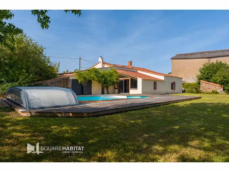 maison vieillevigne 6 pièce(s) 184 m2