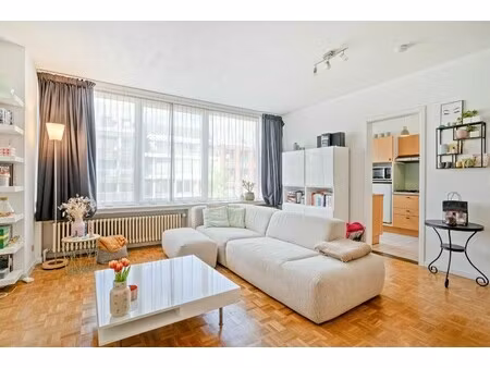 lichtrijk appartement met 2 slaapkamers te koop in brugge