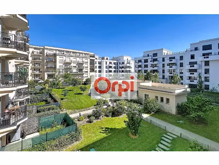 location appartement  84.14 m² t-4 à clamart  2 240 €