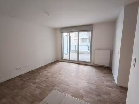 t2 neuf avec parking et terrasse à deville-les-rouen