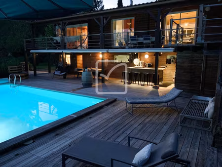 superbe ensemble immobilier avec vue dominante.